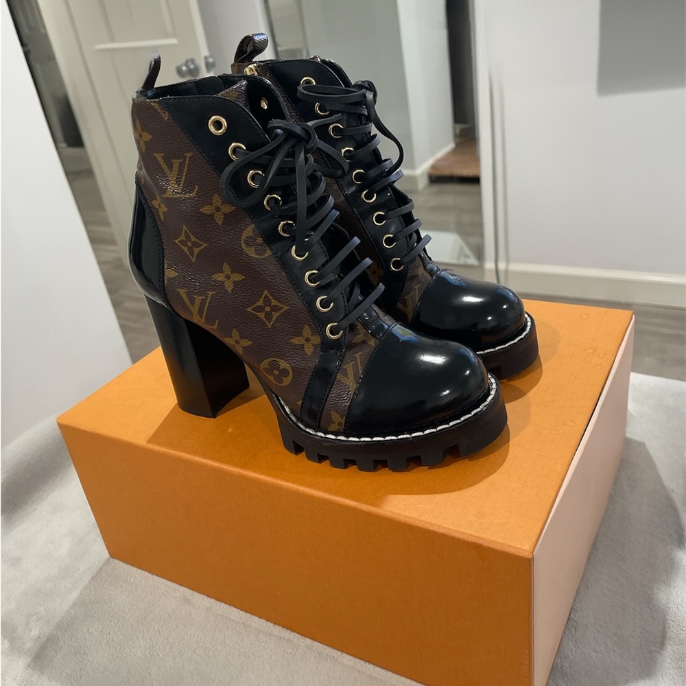 Authentic Louis Vuitton Star Trail Black and Brown Ankle Boots Size 38